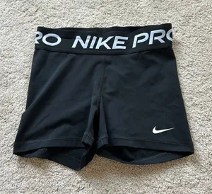 Nike Pros Black thumbnail 1