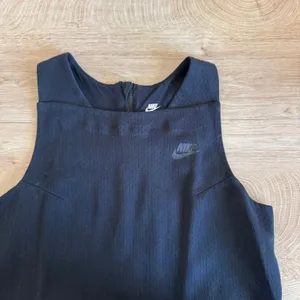 Nike Black Sleeveless Athletic Midi Dress Size M thumbnail 4