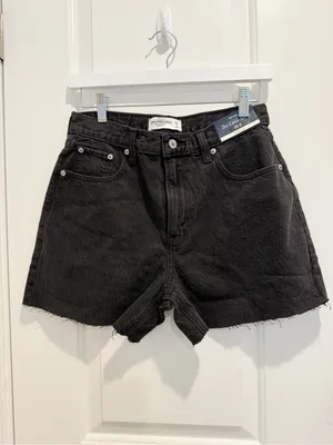 ABERCROMBIE & FITCH NWT Curve Love Mid Rise Loose Short in‎ Black thumbnail 5