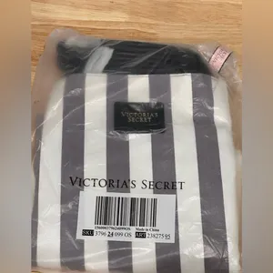 Victorias Secret. Large over shoulder bag. thumbnail 2