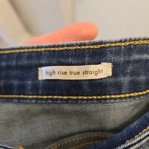 Wrangler Women's Straight-Leg Jeans in Medium Blue thumbnail 3