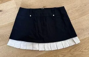 White Fox Boutique - Pleated Mini Skirt in Black & Beige thumbnail 1