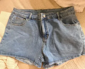 Jean shorts thumbnail 1