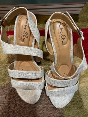Abella Easy Street Como Heeled Sandal Shoes Silver 2” Heel Women’s Size US 7 thumbnail 3