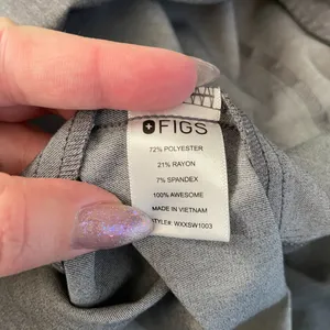 Figs Women S Graphite Gray Rafaela Oversized Scrub Top Shirt V Neck Pockets thumbnail 7
