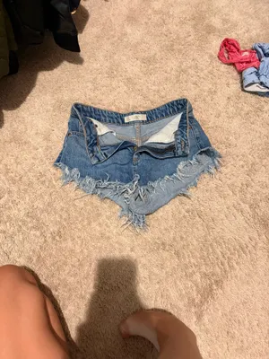 Woman’s denim shorts Blue Size 4 thumbnail 2