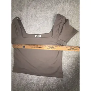 Aritzia Babaton Contour Squareneck T-Shirt xl taupe thumbnail 5