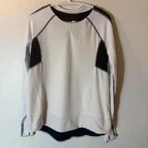 Lululemon Run Bold in the Cold Long-Sleeve Pullover Size 10 in Polar Cream/Black thumbnail 2