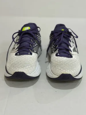 Woman Size 8 new balance Sneakers thumbnail 2