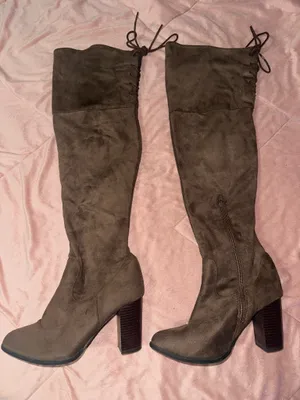 Brown suede knee-high boots  thumbnail 1