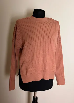 Abercrombie Ribbed Crewneck Sweater in Dusty Rose/Tan thumbnail 1
