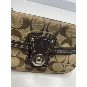 Vintage Coach Legacy Signature Canvas Turn Lock Wristlet Khaki/Black thumbnail 3