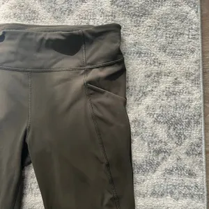 Lululemon Time To‎ Sweat Crop *23" Dark Olive Size 8 thumbnail 8