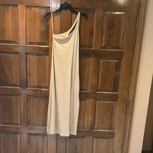 Aerie‎ One Shoulder Ribbed Midi Dress Size Medium Cream Tan thumbnail 4