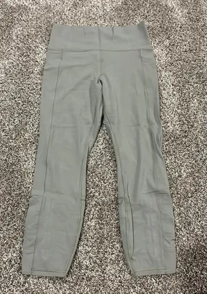 Athleta Women’s Leggings Salutation Stash Pocket II 7/8 Medium thumbnail 1