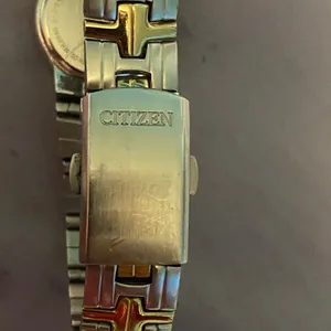 Woman watch citizen brand thumbnail 3