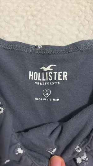 Hollister shirt thumbnail 2