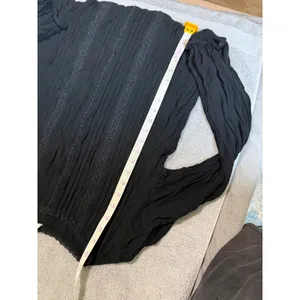 Gap Size Small Black‎ Long Tapered Sleeve Blouse Round Neck Pleated Lace Trim thumbnail 3