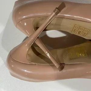 Nude pink heels size 8 thumbnail 3