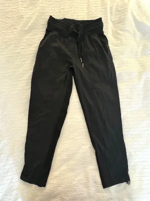 EXCELLENT Lululemon Dance Studio Mid Rise Crop 25" Pants Black Activewear 2 thumbnail 1