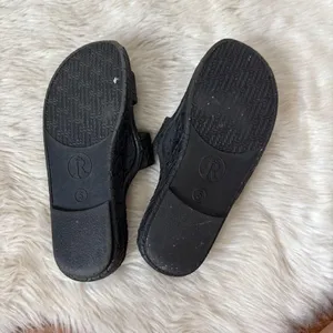 Solid Black Textured Slip On Sandals Size 5 thumbnail 6