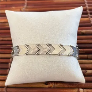 Silpada Vintage Chevron Sterling Silver Bracelet thumbnail 1