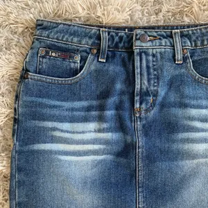 Vintage Y2K Early 2000s Medium Wash . Denim Skirt LEI Skirt thumbnail 4