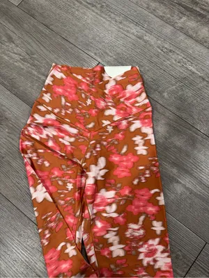Aerie offline real me High-Waist Floral Print Leggings in Peach & White thumbnail 9
