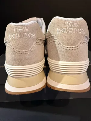 New Balance Women’s 574 size 9 thumbnail 5
