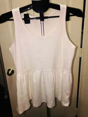 White top Size L thumbnail 1