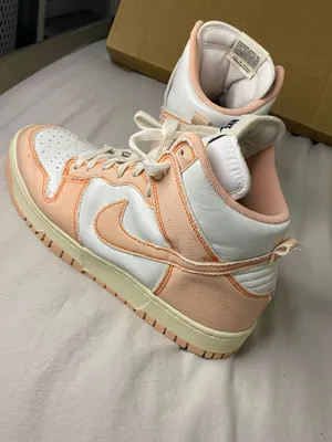 Women size 10 Nike Dunk Hi sneakers shoes thumbnail 4