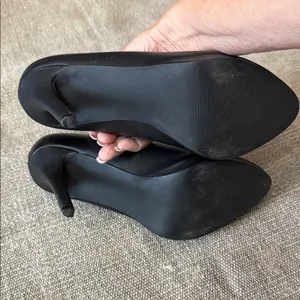 BLEEKER AND BOND Celeste Classic Black Leather Heels Pumps Size 8 thumbnail 11