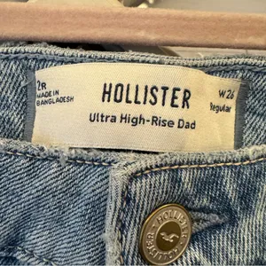 Hollister Ultra High Rise Dad Jean‎ Womens Size 2 Regular in Light Wash NEW thumbnail 2