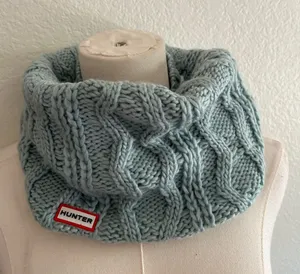 Hunter cable-knit Neck Warmer, light blue, logo in front. NEW with tags thumbnail 1