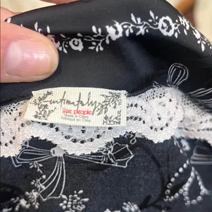 Free People intimately Black Floral Button-Down sleep Blouse size XL. thumbnail 10