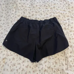 Old Navy Women's Black Athletic Shorts thumbnail 4
