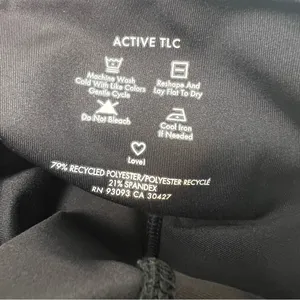 NIC+ZOE Active TLC Flare Leggings M Black Crossover Foldover Waist NWT thumbnail 6