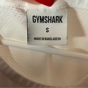Gymshark TRAINING CROP TANK. Size Small. White. Sold out. thumbnail 4