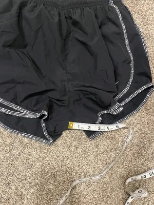 Nike Dri-Fit Shorts in Black Size Small thumbnail 6
