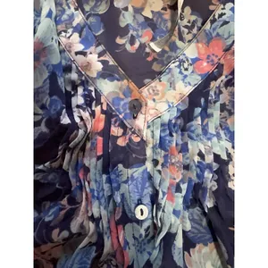 Lauren Conrad Women Size‎ Small Floral Blouse Button Down V Neck Pleated Light thumbnail 8