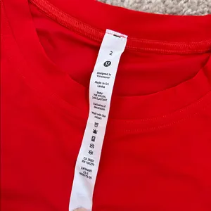 Lululemon Red cropped top. Size 2 thumbnail 3