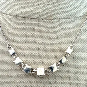 Avon Rhinestone Necklace Silver Tone Graduated Crystal Necklace thumbnail 4