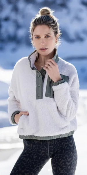 Vuori Cozy Sherpa Popover Women's Sherpa Pullover in Dune Large Fall Winter Cozy thumbnail 1
