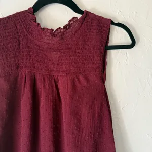 LOFT‎ Burgundy Smocked Neck Swiss Dot Blouse Top Medium Interview Outfit Women thumbnail 2