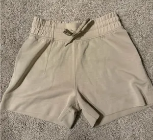 Lululemon Shorts thumbnail 1