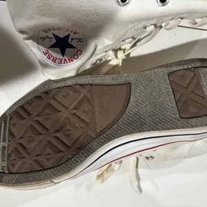 Women’s converse size 8 high tops white thumbnail 5
