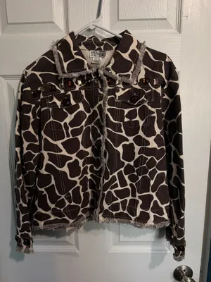 Step n Style Women’s Brown & Cream Giraffe-Print Jeweled Jean Jacket. Size M thumbnail 1