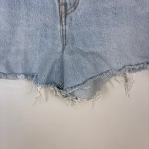 Levi's‎ Wedgie Short Light Wash Denim Jean Cut Offs Distressed Y2K Size 28 thumbnail 4