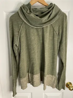 Free People Beach Heather Green Draped Cowl Neck Lightweight Pullover Size S/M thumbnail 6