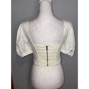 Alice + Olivia‎ White Eyelet Lace Crop Top Puff Sleeve Lace Up likely size XS thumbnail 5